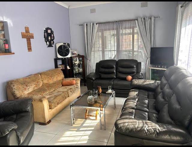 3 BEDROOM HOUSE FOR SALE IN MORNINGSIDE